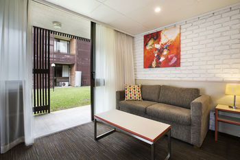 Villa Noosa Hotel - Accommodation Perth 37