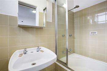 Brown Jug Inn Hotel - Accommodation Perth 0