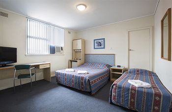 Brown Jug Inn Hotel - Accommodation Perth 4