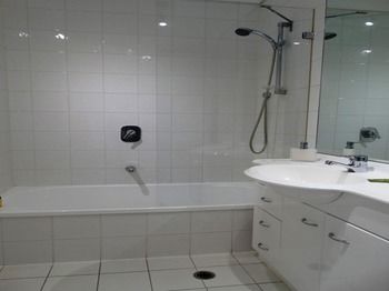 Alpha Apartments Melbourne - Perth Resorts 24