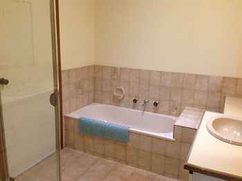 Australian Home Away @ Doncaster Elgar - Accommodation Perth 0
