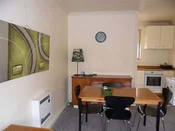 Australian Home Away @ Richmond - Accommodation Perth 2