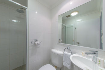 Quality Hotel CKS Sydney Airport - Perth Resorts 0