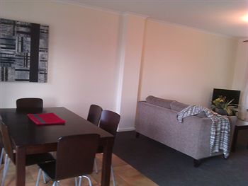 Australian Home Away @ Box Hill 32 - Accommodation Perth 3