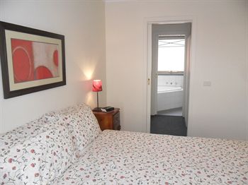 Australian Home Away @ Box Hill 32 - Accommodation Perth 5