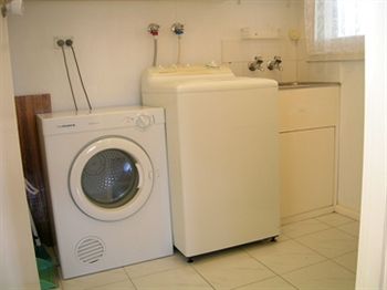 Australian Home Away @ Doncaster Grange Park - Accommodation Perth 3