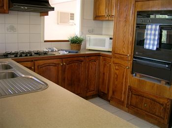 Australian Home Away @ Doncaster Grange Park - Accommodation Perth 13