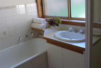 Australian Home Away @ Doncaster Andersons Creek 2 - Accommodation Perth 0