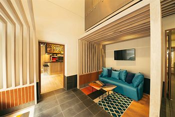 Brady Hotels - Accommodation Perth 1