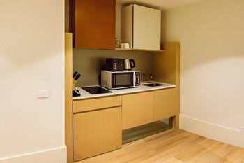 Brady Hotels - Accommodation Perth 9