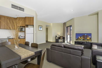 Quality Suites Boulevard On Beaumont - Accommodation Perth 7