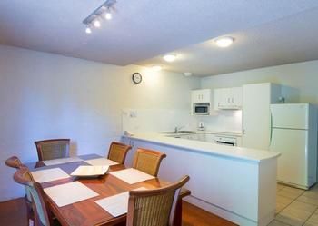 Palm Court Noosa - Accommodation Perth 5