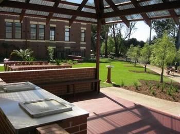 Yarra House Campus Summer Stays - Accommodation Perth 8