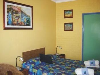 Black Swan Waterfront Motel - Accommodation Perth 5