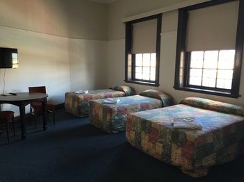 Strathfield Hotel - Accommodation Perth 28