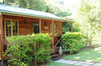 Sunshine Valley Cottages - Accommodation Perth 10