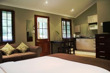 Sunshine Valley Cottages - Accommodation Perth 13