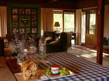 The Burrow At Wombat Bend - Accommodation Perth 10