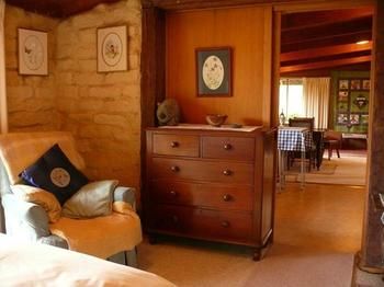 The Burrow At Wombat Bend - Accommodation Perth 12
