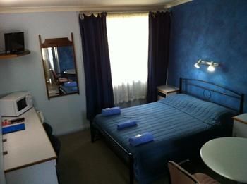 Bushmans Retreat Motor Inn - Accommodation Perth 0