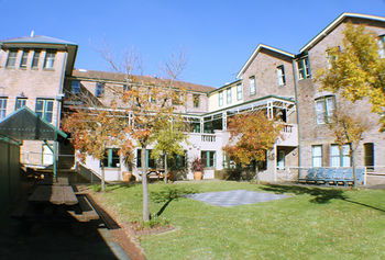 Blue Mountains YHA - Hostel - Accommodation Perth 3