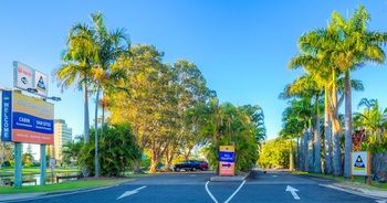Alex Beach Cabins - Perth Resorts 12