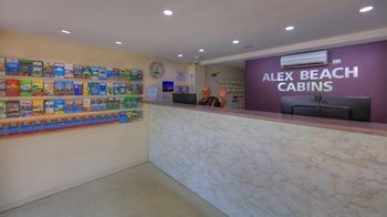 Alex Beach Cabins - Perth Resorts 16