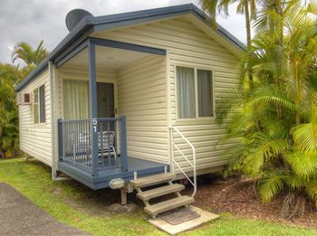 Alex Beach Cabins - Perth Resorts 28