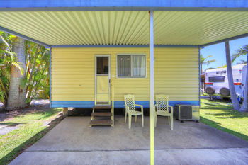 Alex Beach Cabins - Perth Resorts 34
