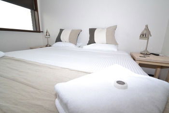 Crossroads Hotel Liverpool - Perth Resorts 3