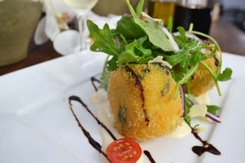 Crossroads Hotel Liverpool - Perth Resorts 15