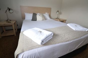 Crossroads Hotel Liverpool - Perth Resorts 21