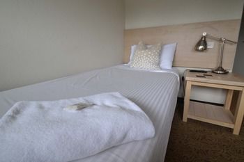 Crossroads Hotel Liverpool - Perth Resorts 22
