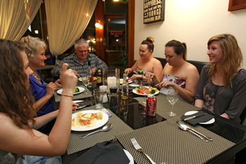 Countryman Motor Inn - Accommodation Perth 5