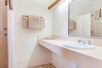 Forresters Beach Resort - Accommodation Perth 0