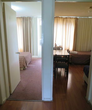 Amg Motel & Serviced Apartments - Perth Resorts 5