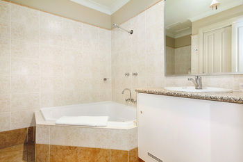 Edward Parry Motel & Apartments - Accommodation Perth 0