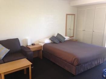 Bathurst Apartments - Accommodation Perth 12