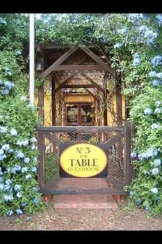 The Table Guesthouse - Accommodation Perth 2