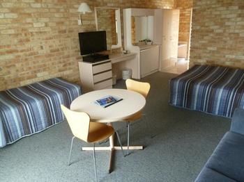Mollymook Surfbeach Motel And Apartments - Accommodation Perth 4