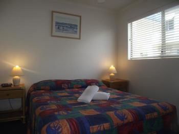 River Sands Apartments - Accommodation Perth 5
