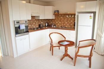 Yarra Glen Racecourse Apartments - Accommodation Perth 0
