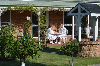 Lakeside Cottage - Accommodation Perth 11