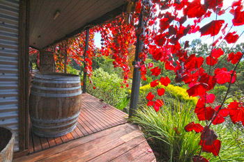 Valley Farm Vineyard Cottages - Perth Resorts 5