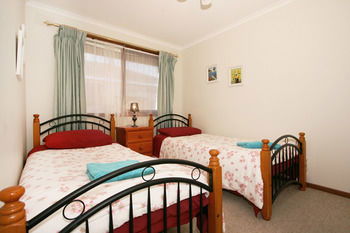 40 Thames Holiday Unit - Perth Resorts 7