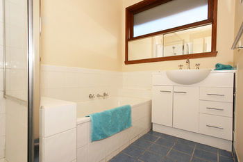 40 Thames Holiday Unit - Perth Resorts 16