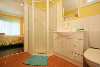 Roseland Holiday House - Accommodation Perth 0