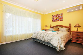 Roseland Holiday House - Accommodation Perth 3