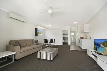 Cooroy Luxury Motel Apartments Noosa - Accommodation Perth 6