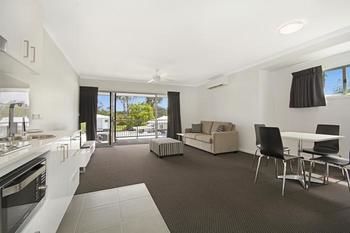 Cooroy Luxury Motel Apartments Noosa - Accommodation Perth 11